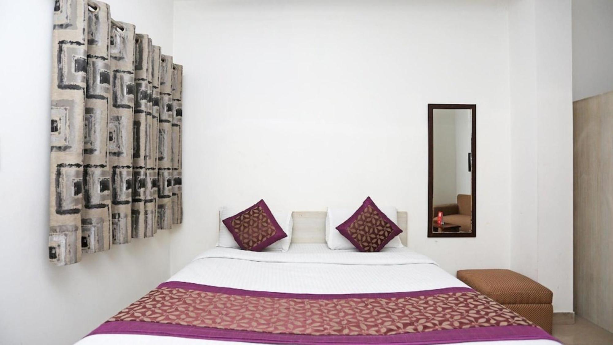 Deluxe Rooms In Jangpura Нью-Делі Екстер'єр фото